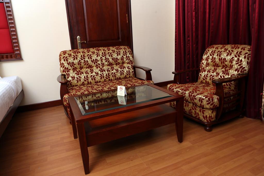 Joys Palace Hotel Thrissur Ngoại thất bức ảnh