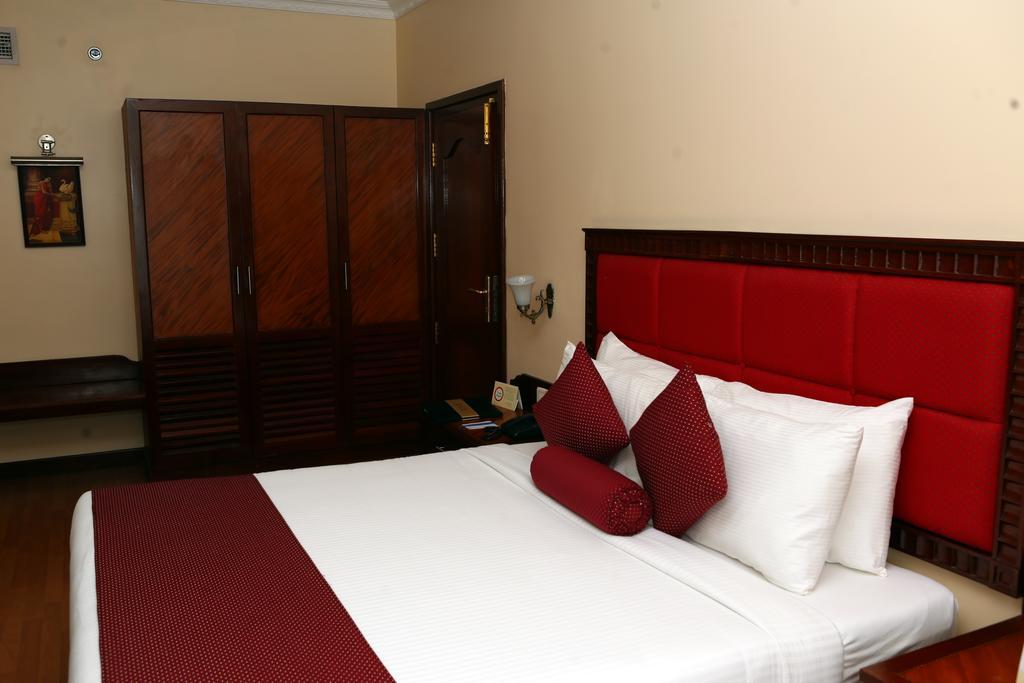 Joys Palace Hotel Thrissur Ngoại thất bức ảnh