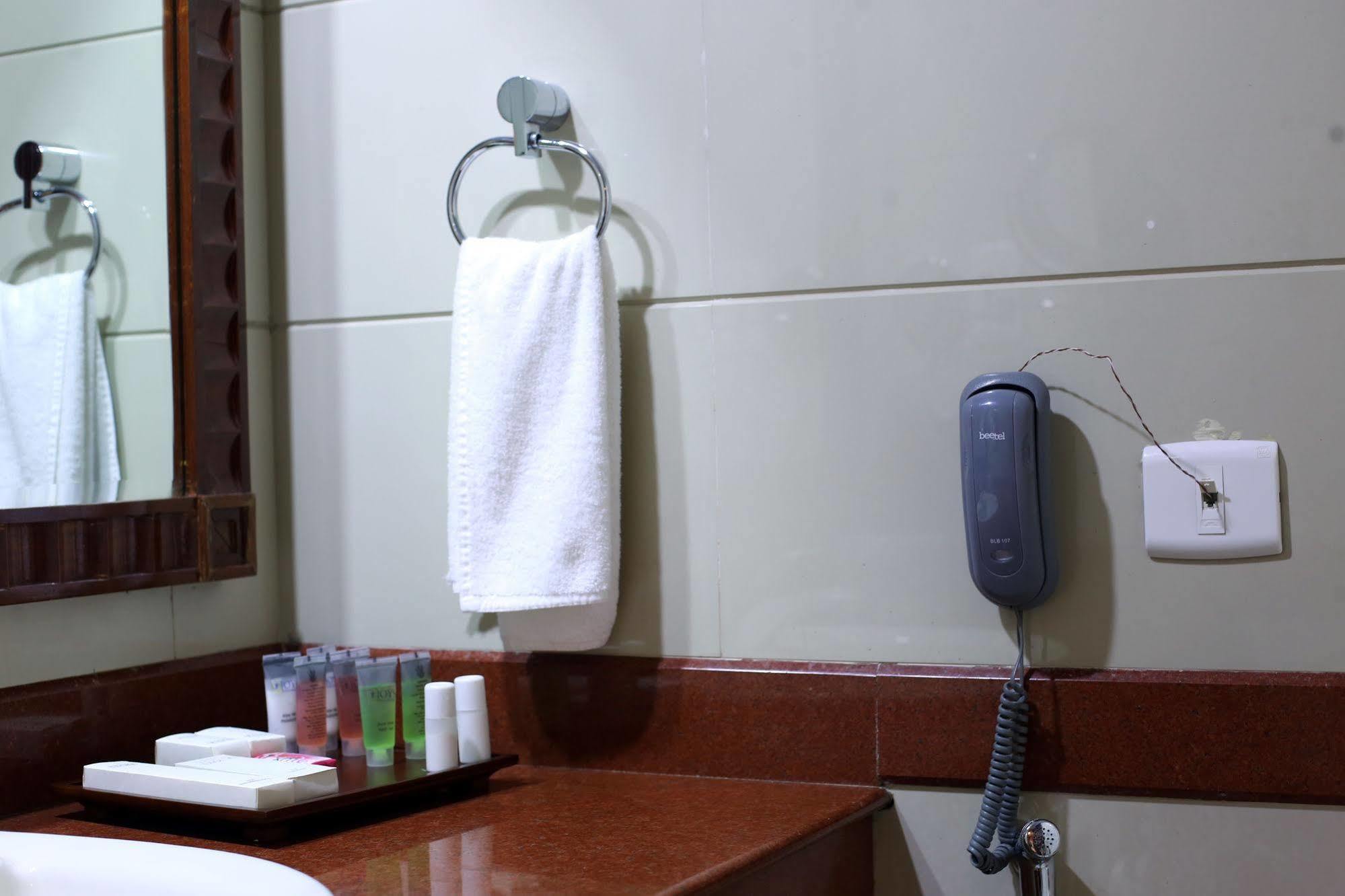 Joys Palace Hotel Thrissur Ngoại thất bức ảnh