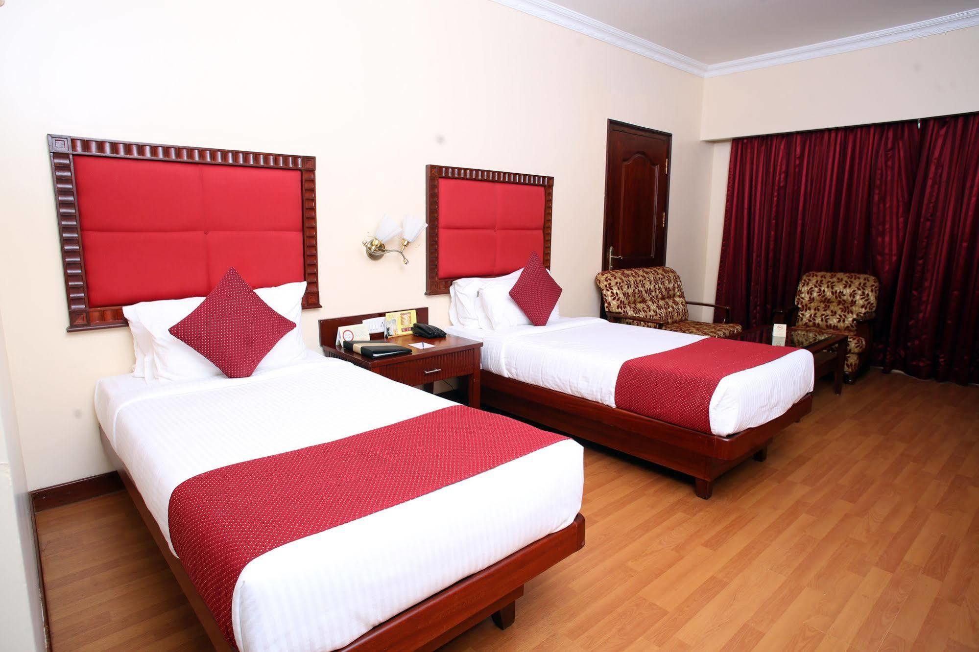 Joys Palace Hotel Thrissur Ngoại thất bức ảnh