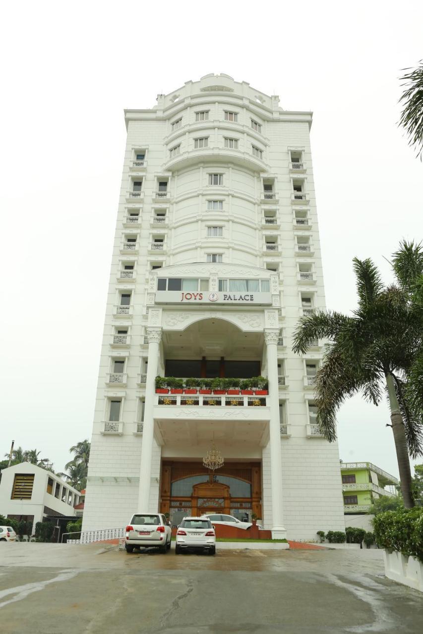 Joys Palace Hotel Thrissur Ngoại thất bức ảnh